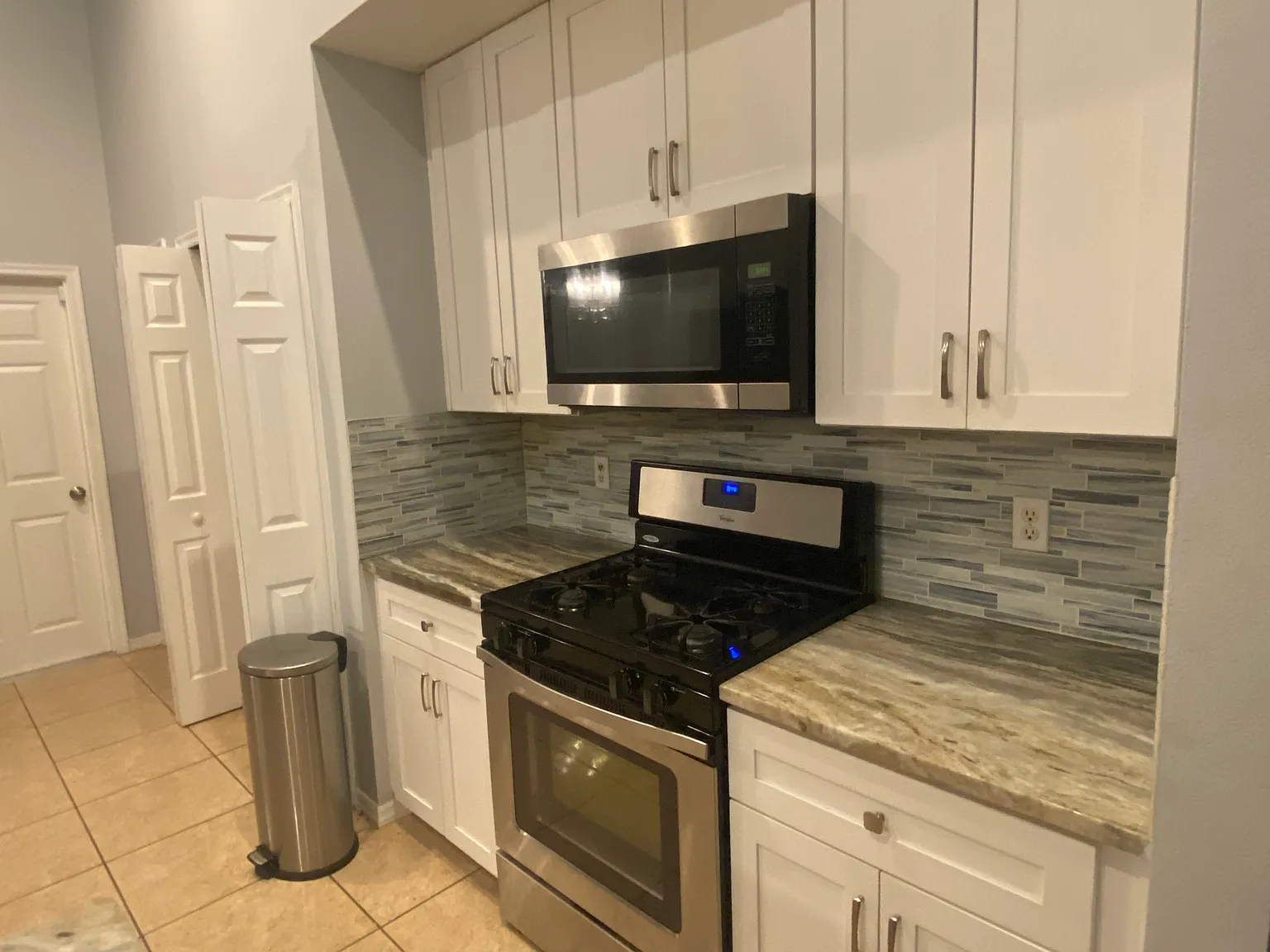 4 bed, 2359 sqft, $3,500 — Photo 2