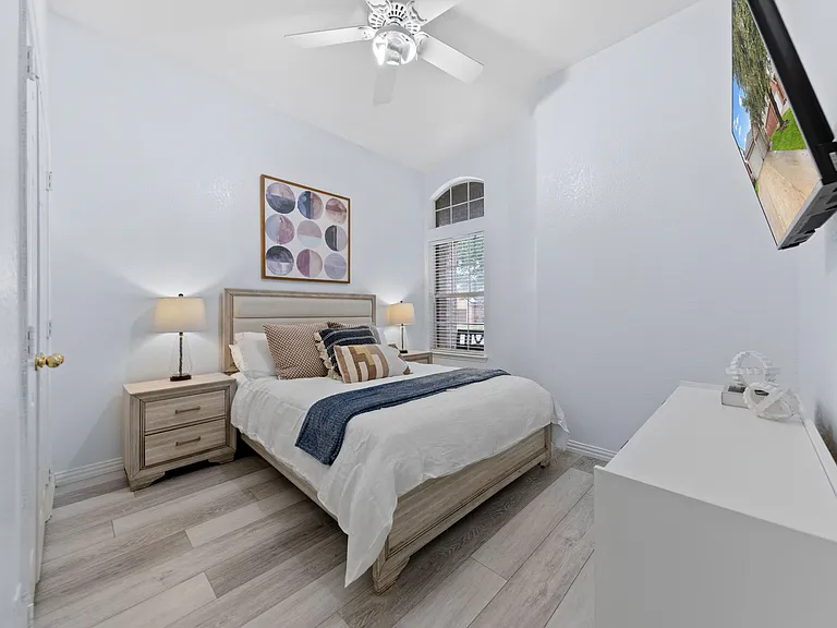 4835 Crown Dr — Photo 5