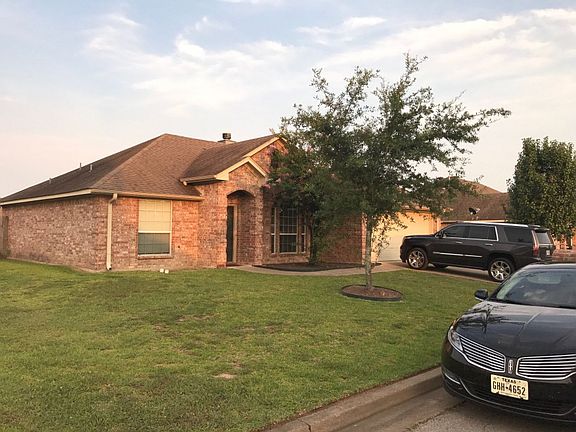2nd image of 210 Amanda Ct