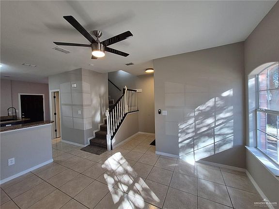 4th image of 607 Jade St #3