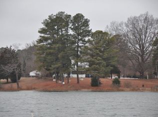 138 Hayden Rd, Weems, VA 22576