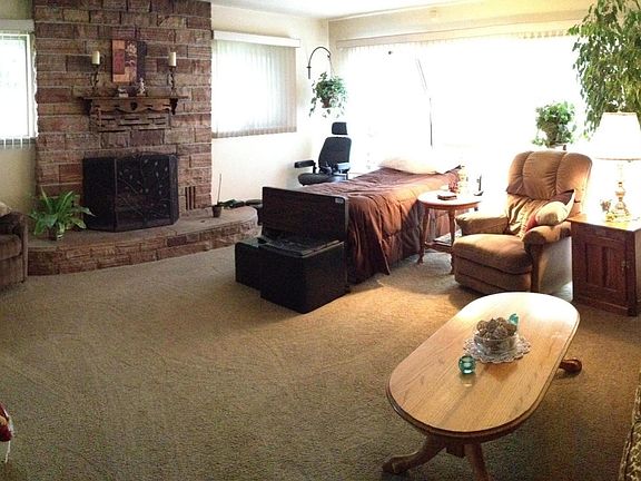 3rd image of 1002 Shamrock Dr