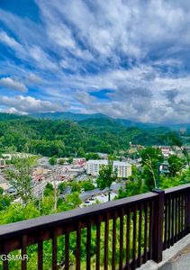 241 Greystone Heights Rd, Gatlinburg, TN, 37738