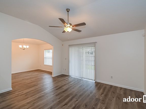 4th image of 2520 Creekfront Dr
