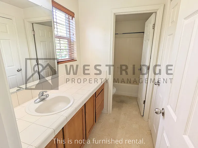 1467 SE Blanchard St — Photo 15