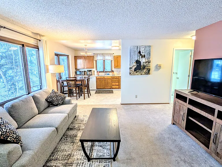 1401 Cordova St #3 — Photo 4
