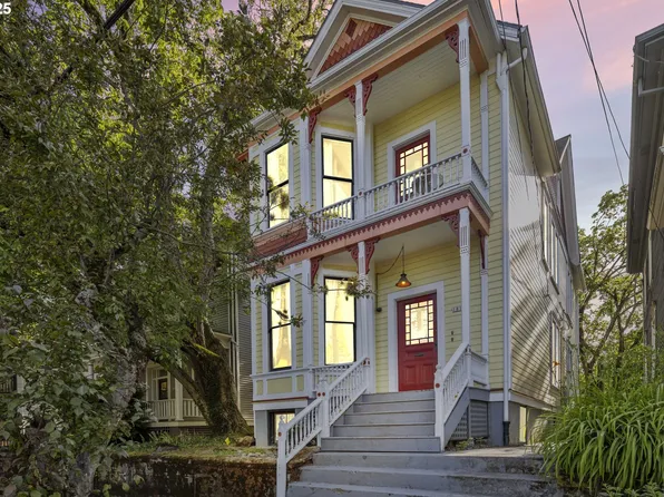 1817 SE 12th Ave, Portland, OR 97214