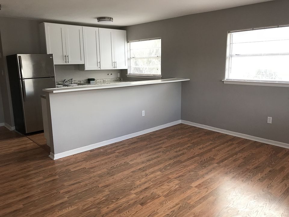 1st image of 610 Palmer St APT 3