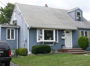 143 Longview Cir, Fords, NJ 08863