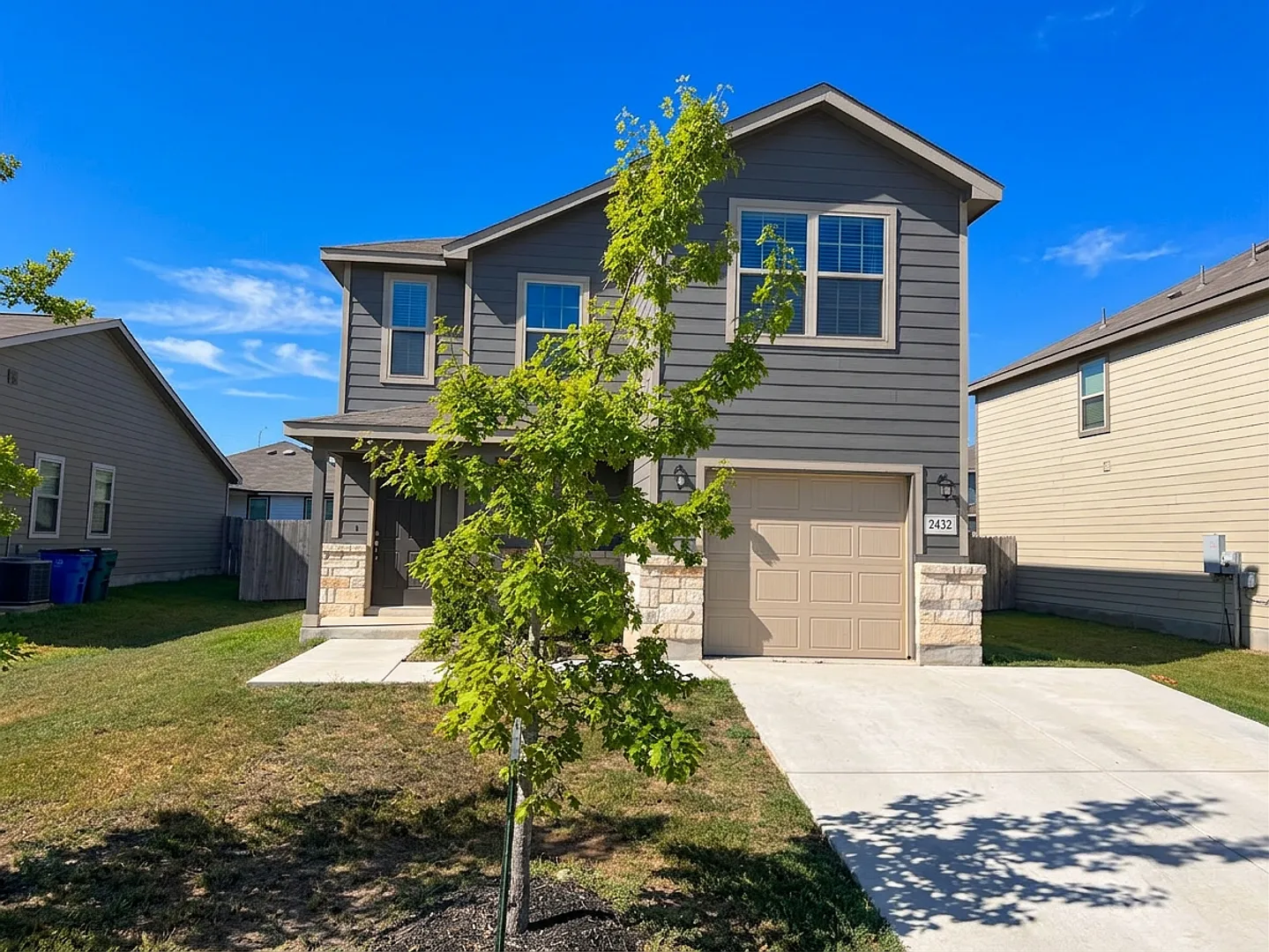 Spacious 3 Bed / 2.5 Bath Two-Story Home in Seguin! — Photo 2