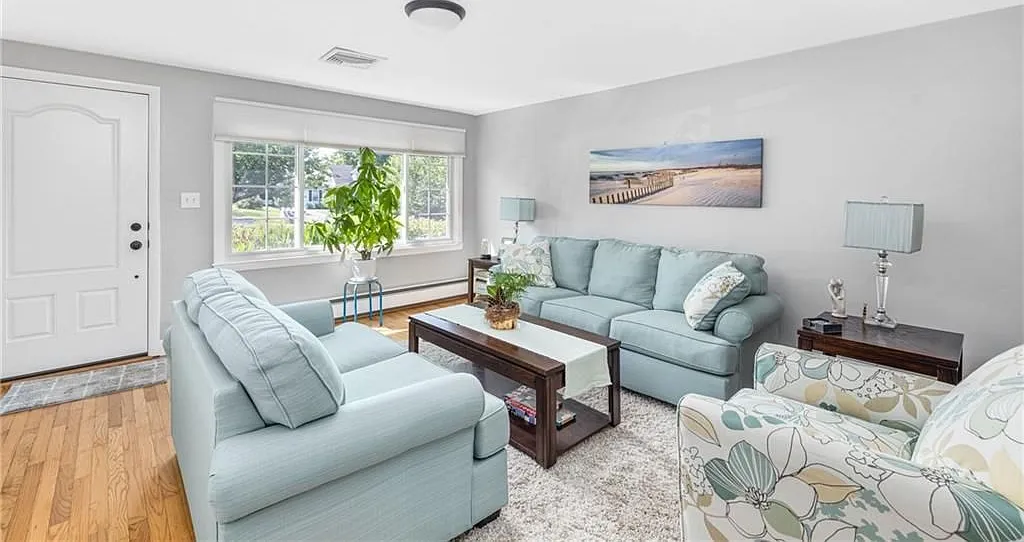 3 bed, 2.0 bath, 1802 sqft, $3,500 — Photo 4