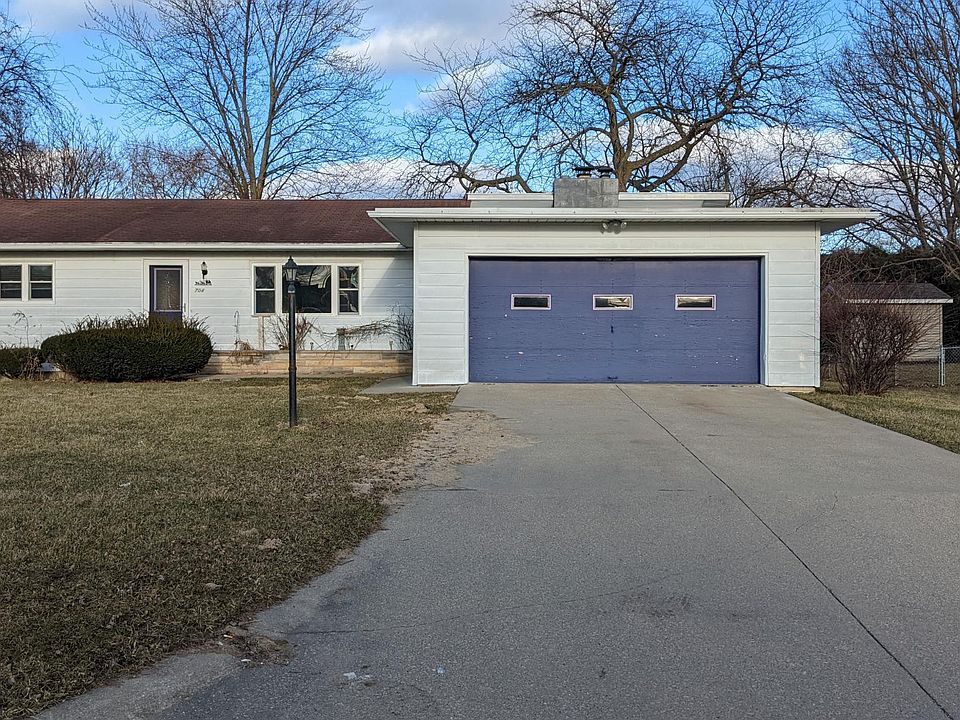 1st image of 704 Webb Dr