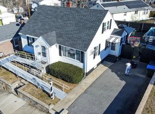 89 Wainwright St, Providence, RI 02908