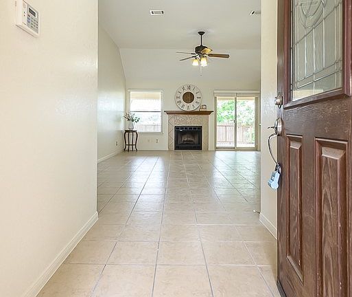 3rd image of 2501 Timberline Dr