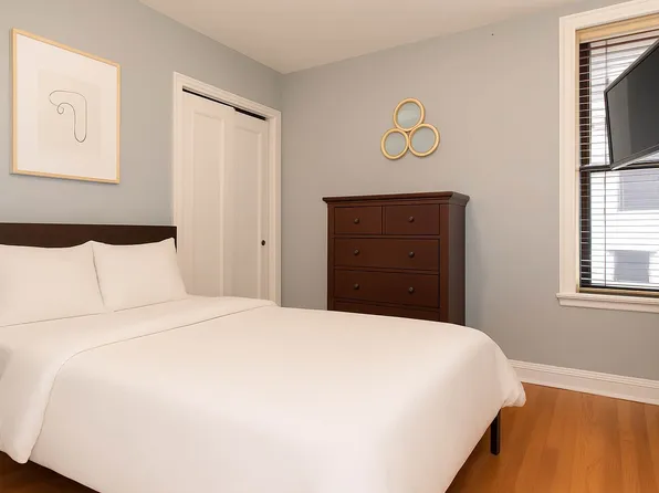 353 East 52nd Street image 7 of 7