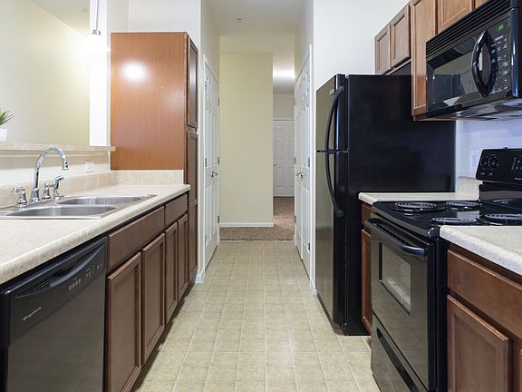 4th image of 707 E North St Unit 305