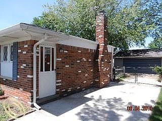 3rd image of 1620 Millard Ave