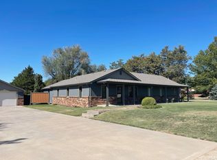 1729 N Country Club Ln, Kingman, KS 67068