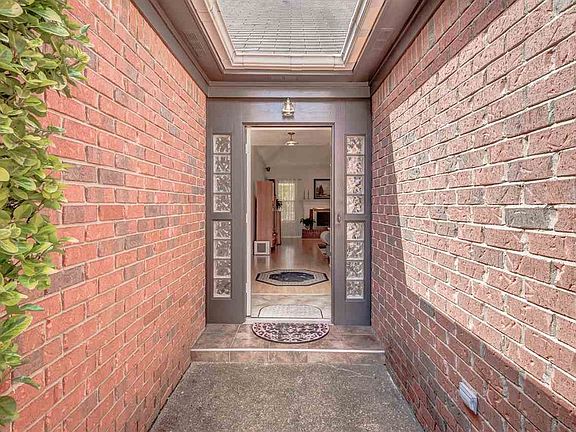 3rd image of 2771 Van Leer Dr
