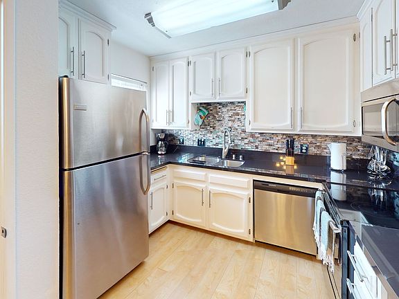 3rd image of 374 Orange Ave Unit C