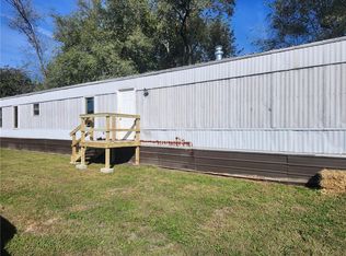 1703 Depot St, Cainsville, MO 64632