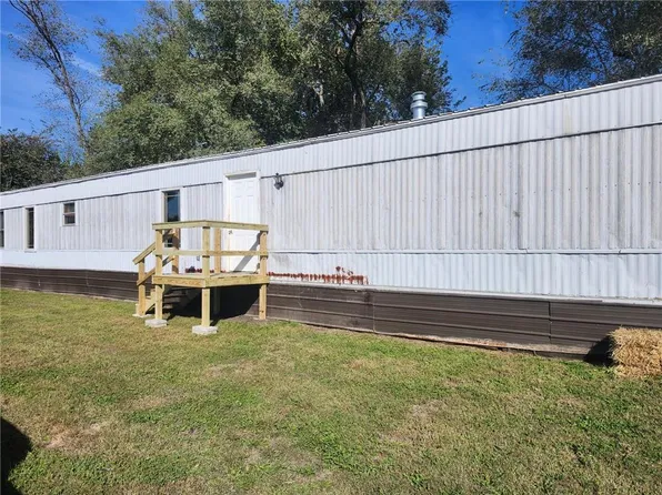 1703 Depot St, Cainsville, MO 64632