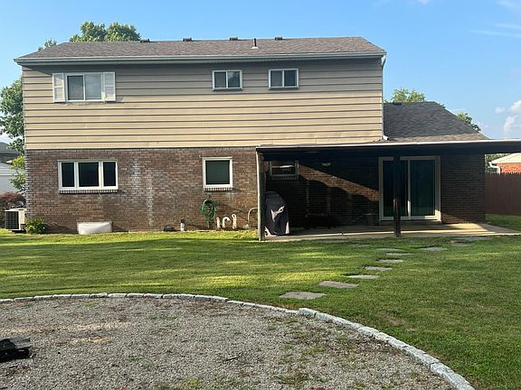 3rd image of 1104 Oldwick Dr