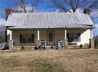 1680 Bells Cove Rd, Pelham, TN 37366