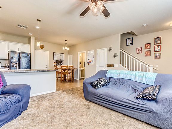 4th image of 125 N Sunvalley Blvd #121