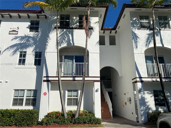 8800 NW 97th Ave APT 206, Doral, FL 33178