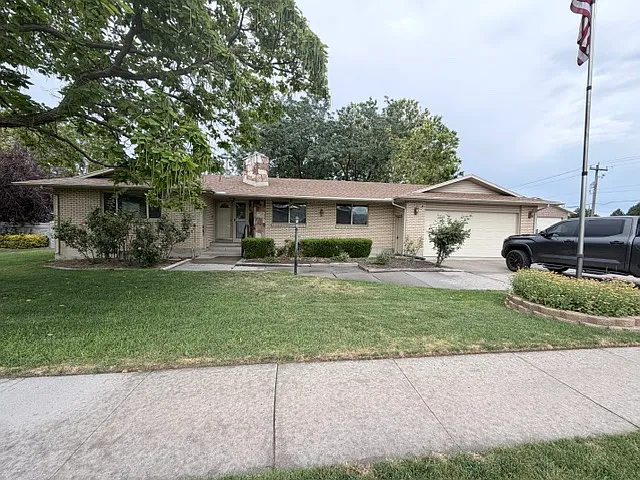 10185 S Chattel Cir — Photo 28