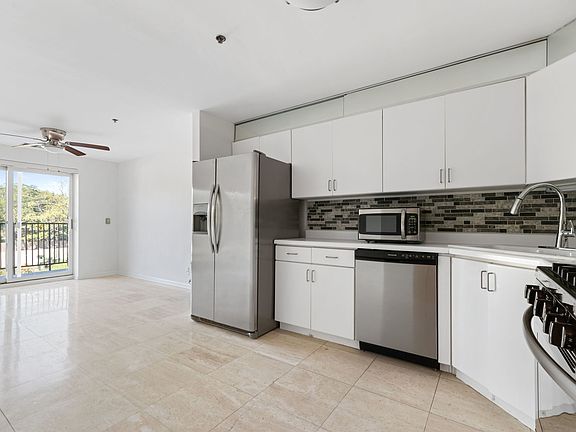 5th image of 451 Town Place Cir APT 208