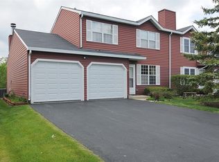 2056 Westview Ln, Round Lake Beach, IL