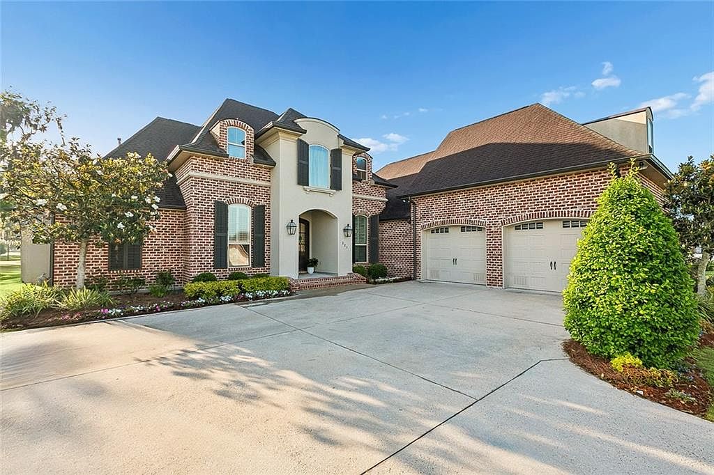 221 Beaupre Dr