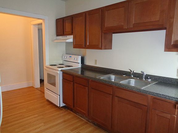 2nd image of 101 W 6th St APT 5