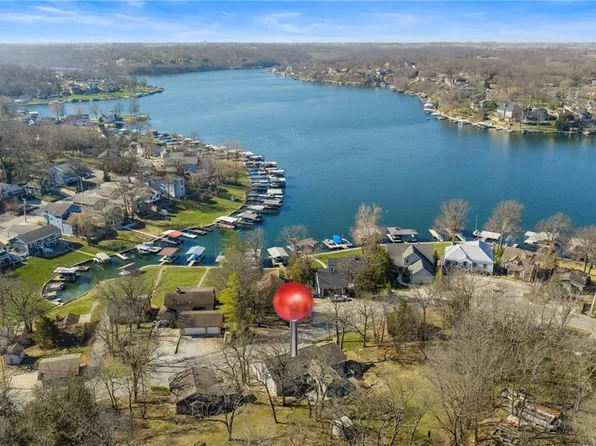 57 Y St, Lees Summit, MO 64086