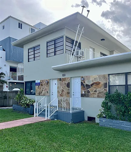 1980 Biarritz Dr #D Photo 1