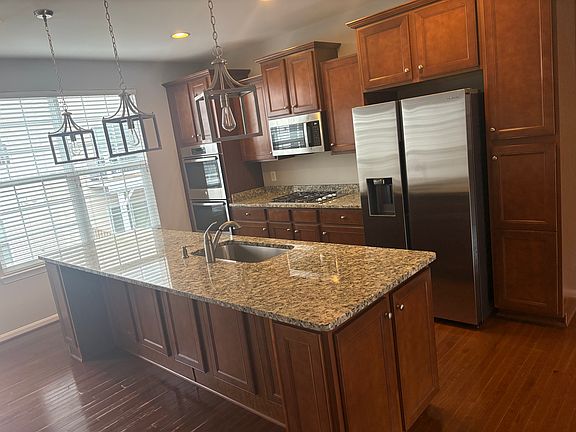 5th image of 9077 Sandra Pl