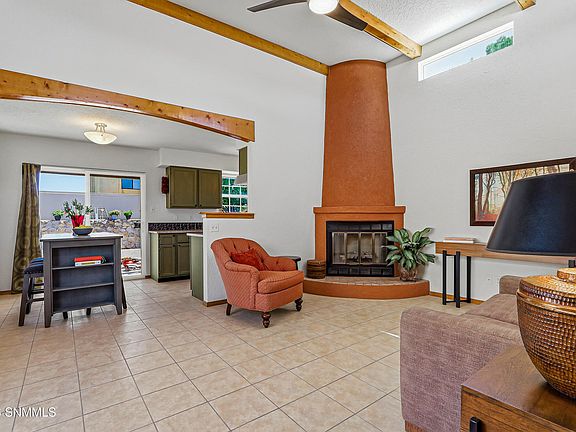 3rd image of 1015 Galvan Dr