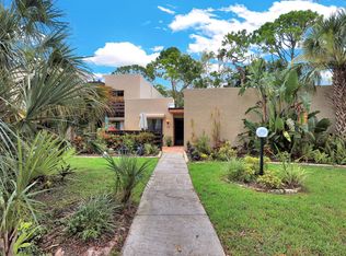 120 Pinebrook Dr, Fort Myers, FL 33907