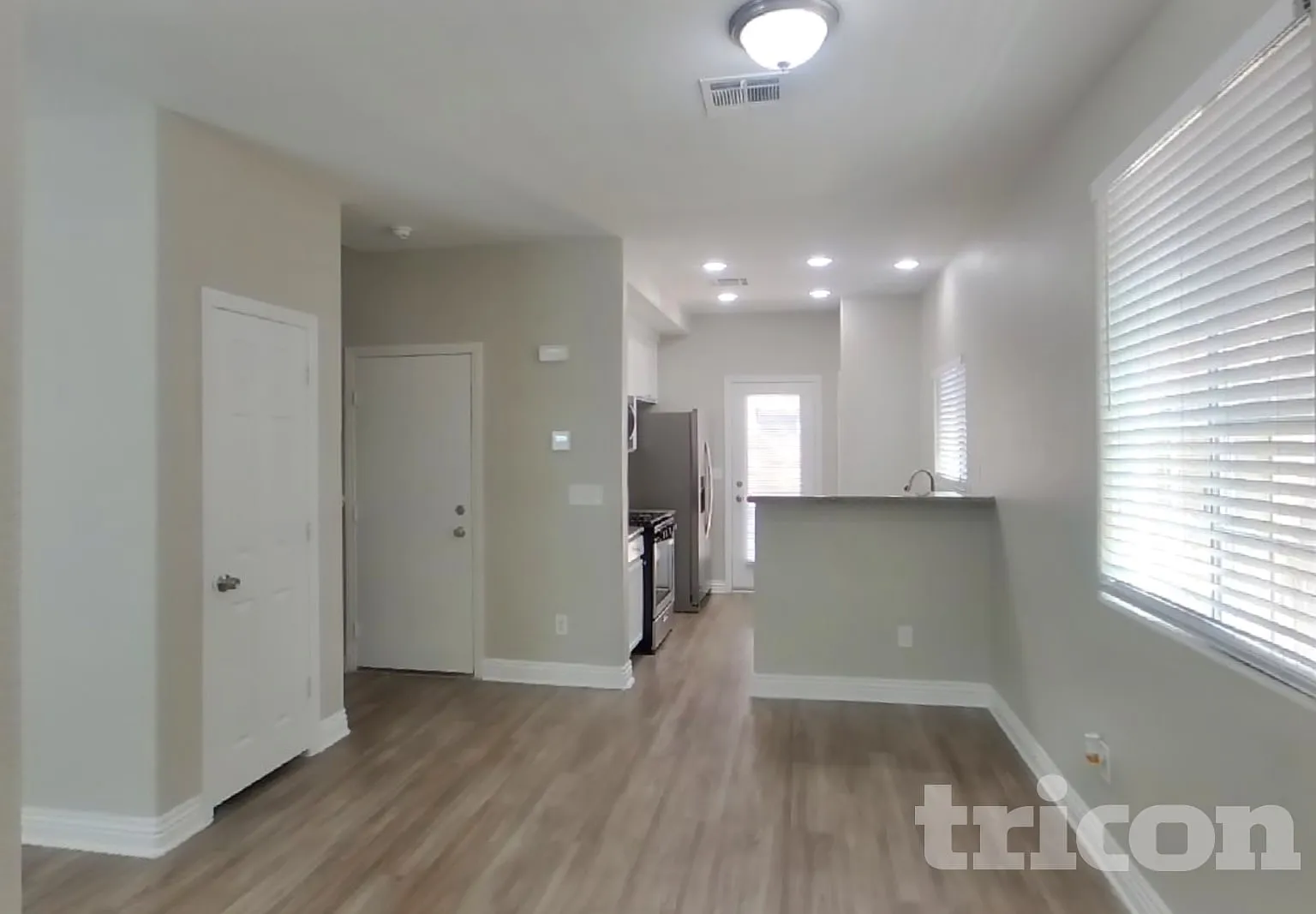 9827 Spinnaker Creek Avenue Las Vegas NV — Photo 2