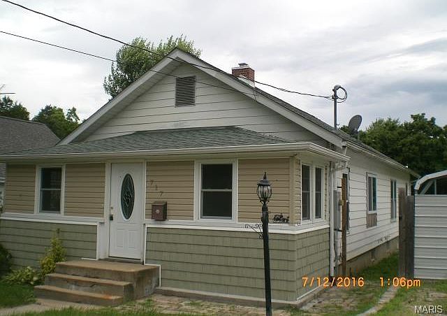 2nd image of 717 Woodrow Ave