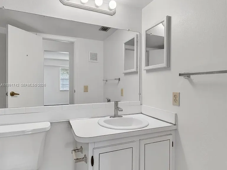 3100 W Rolling Hills Cir #303 — Photo 31