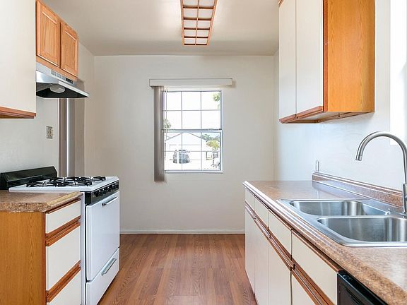 4th image of 602 Florence Ave