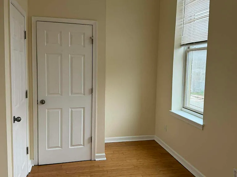 1928 W Diamond St #2 — Photo 14