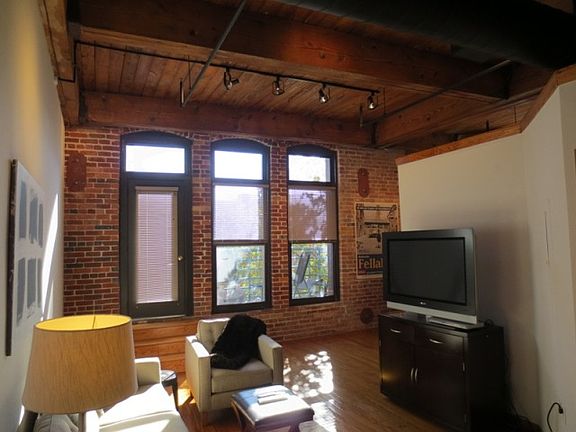 5th image of 230 W Tazewell St APT 201