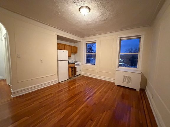 2nd image of 253 Cumberland St APT 607