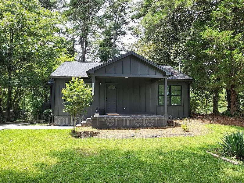 2107 Pinehurst Dr