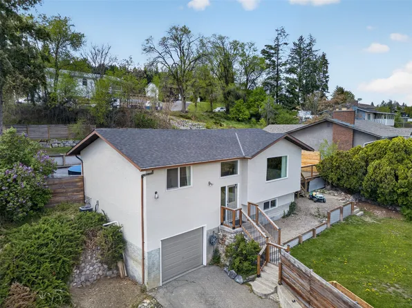 9742 Okanagan Centre Rd E, Lake Country, BC V4V 1T6