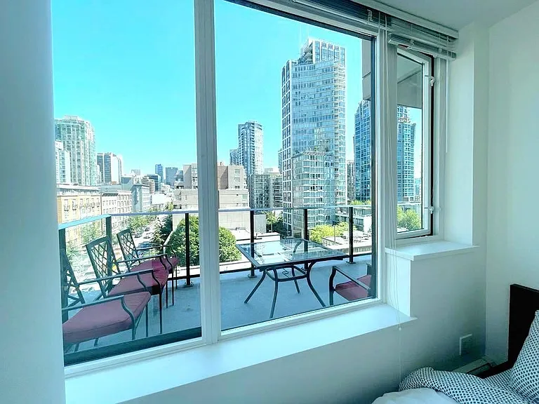 1325 Rolston St #702 — Photo 9